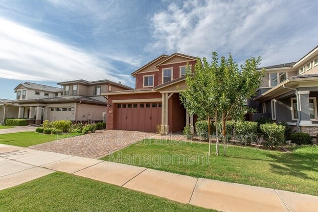 Building Photo - 3130 E Sagebrush St