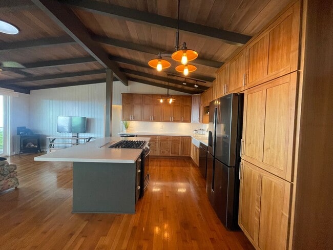 Building Photo - Kula Renovated Three Bedroom/Two Bathroom