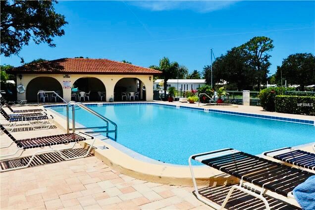 Foto del edificio - 150 Englewood Isles Pkwy