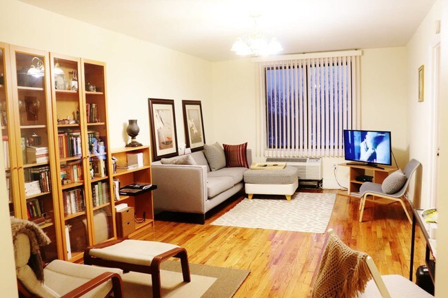 Foto del edificio - 830 Howard Ave