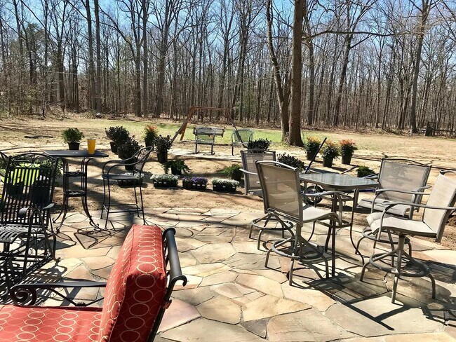Patio - overlooks acre - 14021 S Carriage Ln