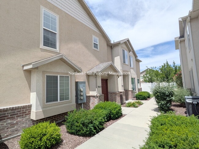 Foto del edificio - 2 Bed, 2 Bath, Garage, HVAC
