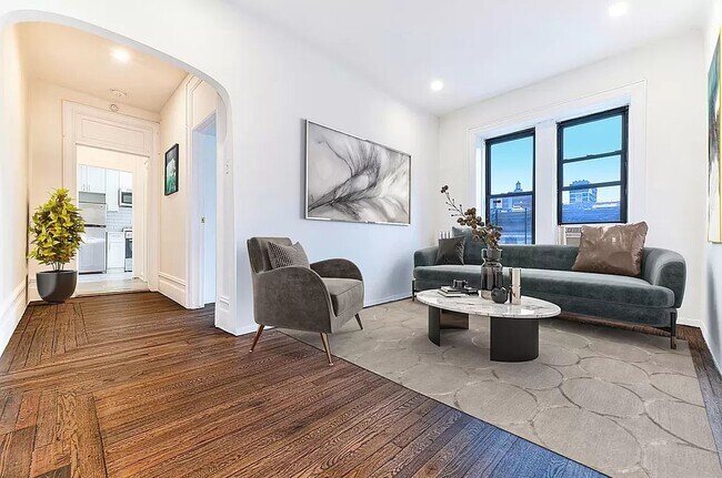 Foto del edificio - 3139 Broadway