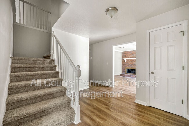 Foto del edificio - 208 S Rockborough Ct