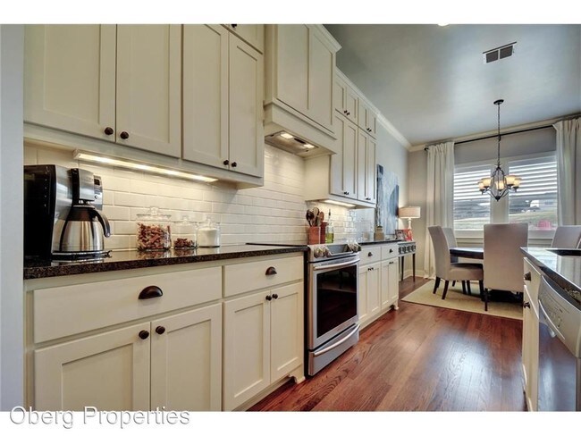 Building Photo - 4 br, 3 bath House - 212 Fairlake Circle