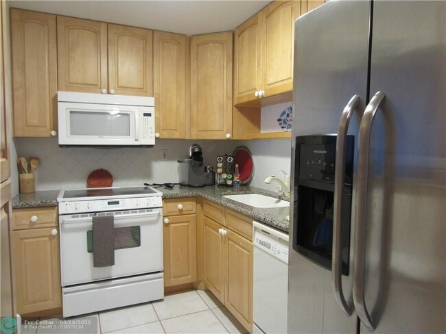 Building Photo - 1421 S Ocean Blvd