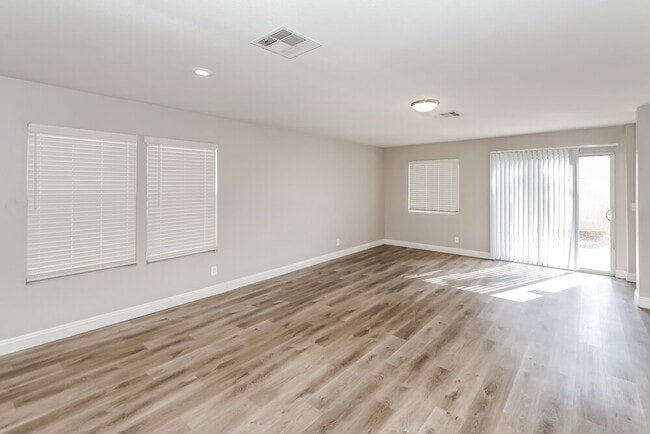 Foto del edificio - 840 Cotton Wind St