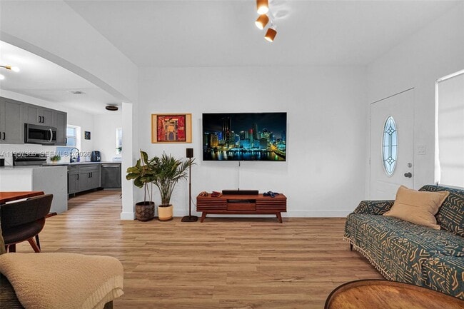 Foto del edificio - 274 NW 43rd St