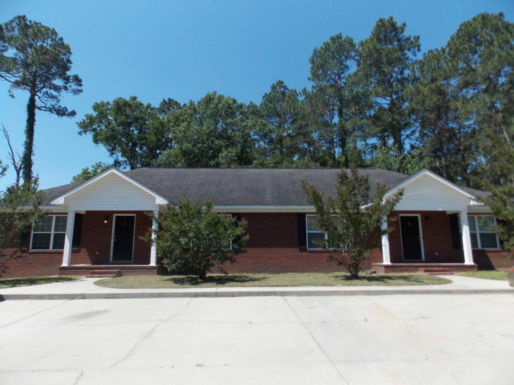 Primary Photo - 305 Sterling Ct