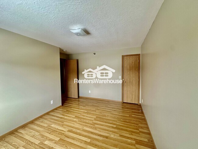 Foto del edificio - 5924 Sutton Pl