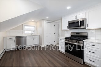 Building Photo - 28 Aircraft Rd