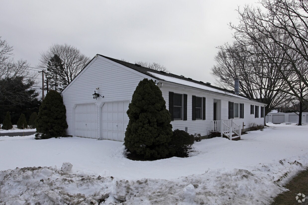 Building Photo - F.P. Rich House