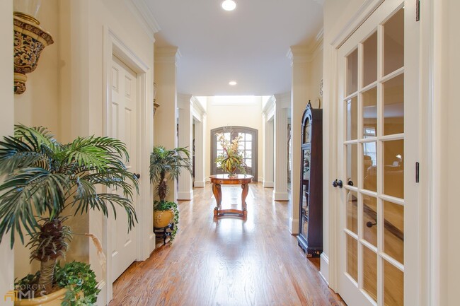 Building Photo - 14595 Creek Club Dr