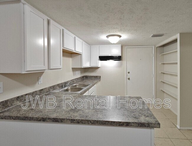 Building Photo - 7201 Arlington Expy