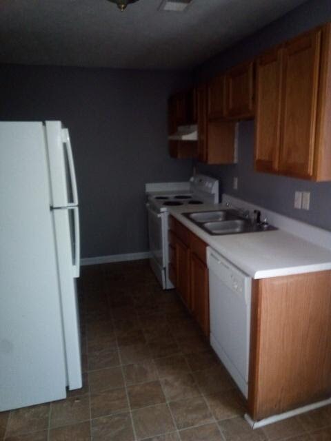 Building Photo - 225 E Wilson St