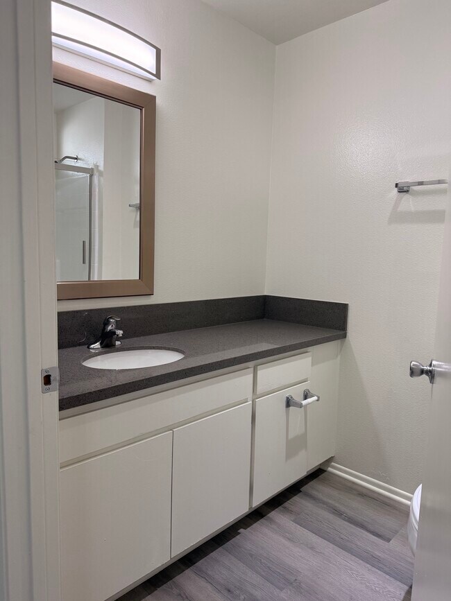 Foto del edificio - Harbor Court Apartments