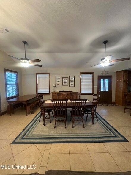 Foto del edificio - 10325 Clearwater Rd