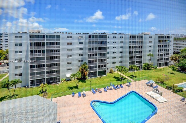 Foto del edificio - 301 NE 14th Ave