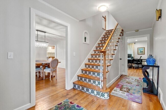 Building Photo - 1059 Grove St