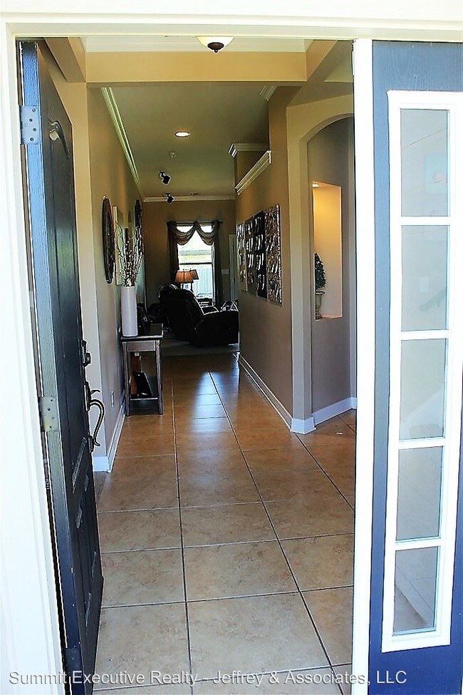 Building Photo - 3 br, 2 bath House - 342 Avondale Lane