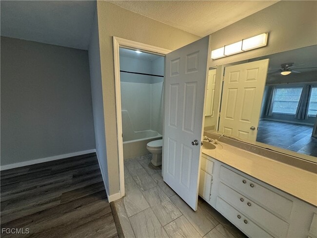 Foto del edificio - 8124 Matanzas Rd