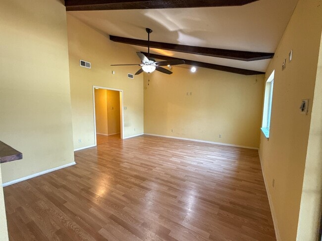 Foto del edificio - 405 Westmont Dr