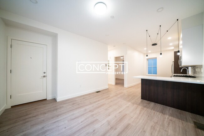 Foto del edificio - 1474A Tremont St. Unit 1