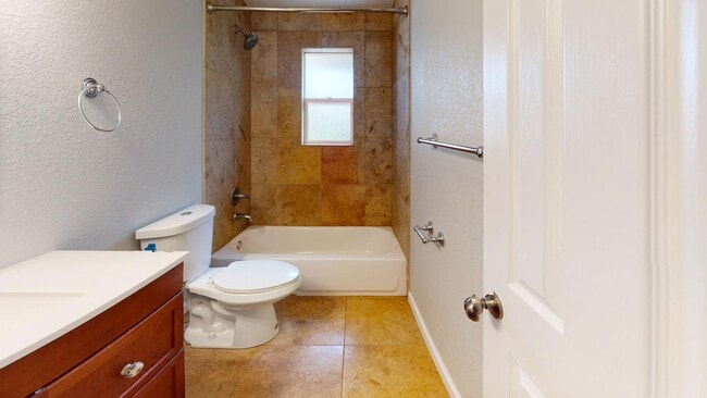 Foto del edificio - Beautiful ranch-style Lakewood home near L...