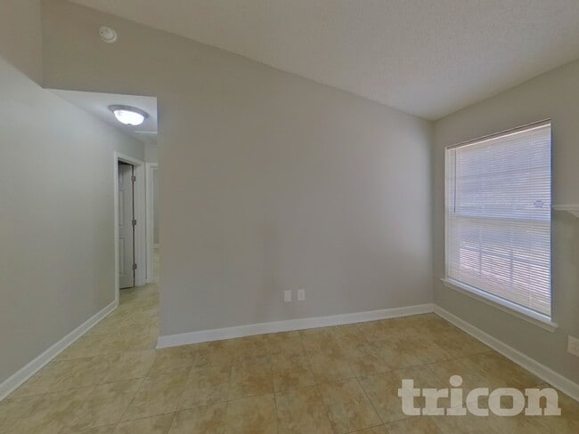 Building Photo - 882 Anchor Way NE