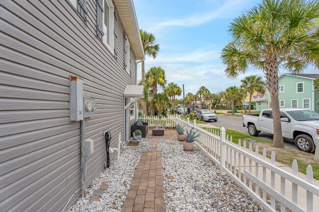 Foto del edificio - Live Close To The Beach