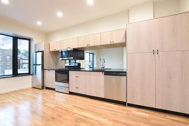 Building Photo - 3429 W Fullerton Ave