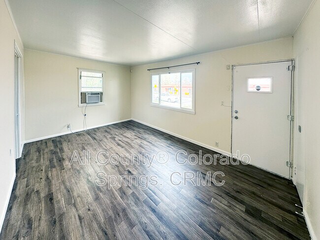 Building Photo - 607 Brookshire Ave
