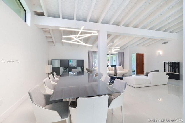 Building Photo - 185 Golden Beach Dr