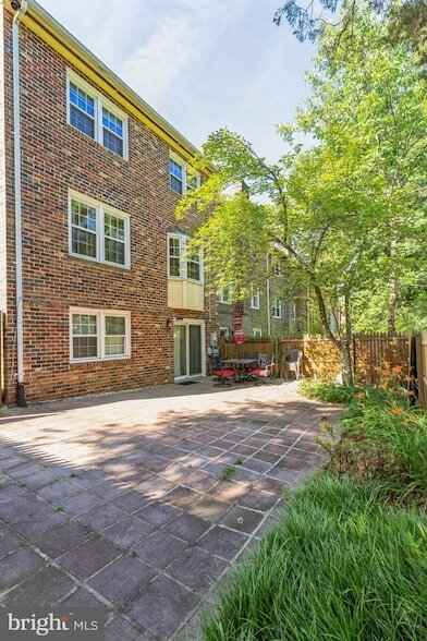 Building Photo - 4600 Linmar Court