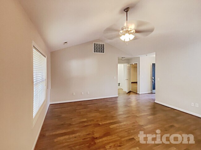 Building Photo - 5121 Benjamin Ct