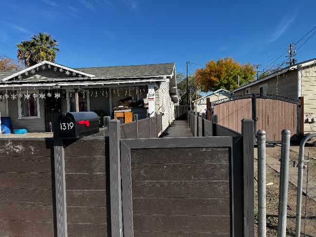 Photo - 1319 N Stoddard Ave House