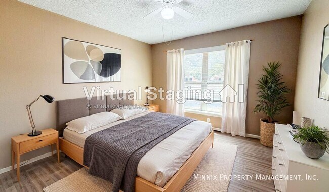 Foto del edificio - 4620 Itasca St