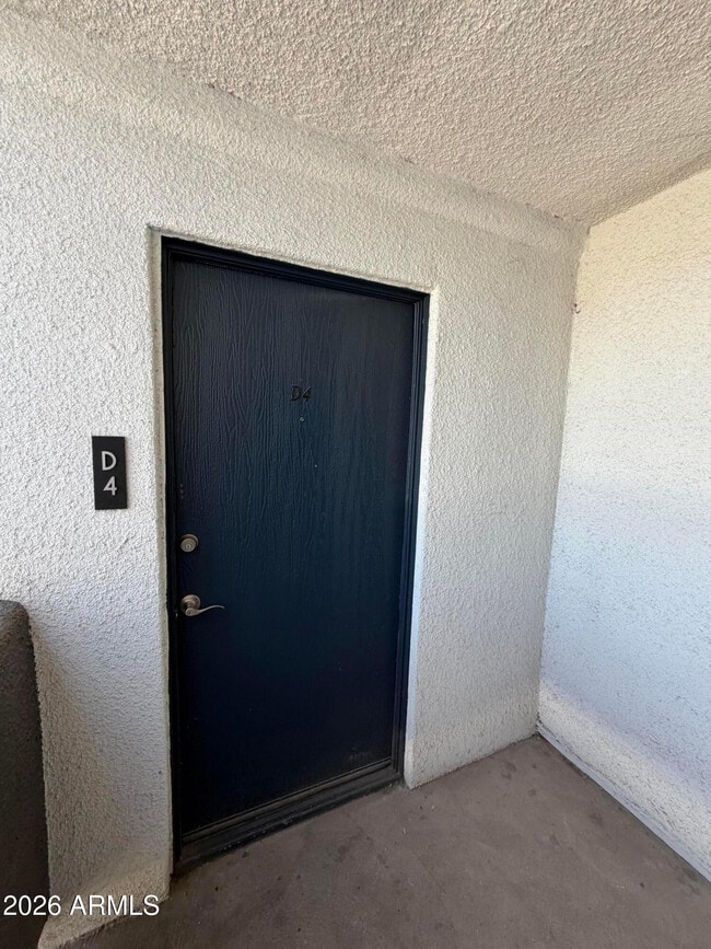 Building Photo - 302 E Monte Vista Rd