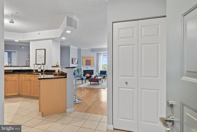 Foto del edificio - 3101 N Hampton Dr