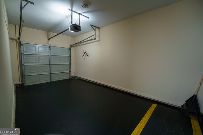 Building Photo - 2555 Flat Shoals Rd