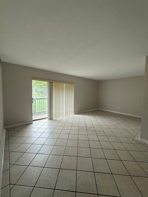 Dinning room / living room - 1274 E Main St