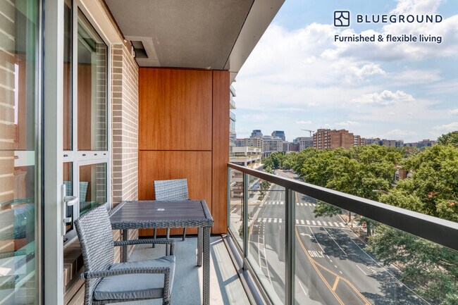 Foto del edificio - 1446 S Grant St