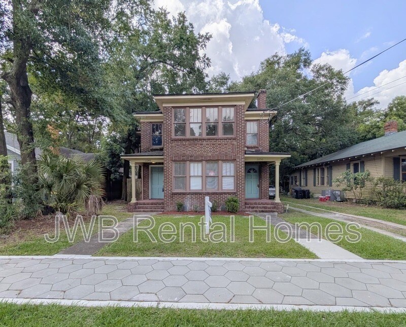 Photo - 2250 Dellwood Ave