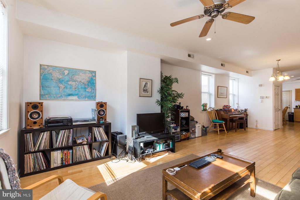 Foto principal - 2460 Emerald St