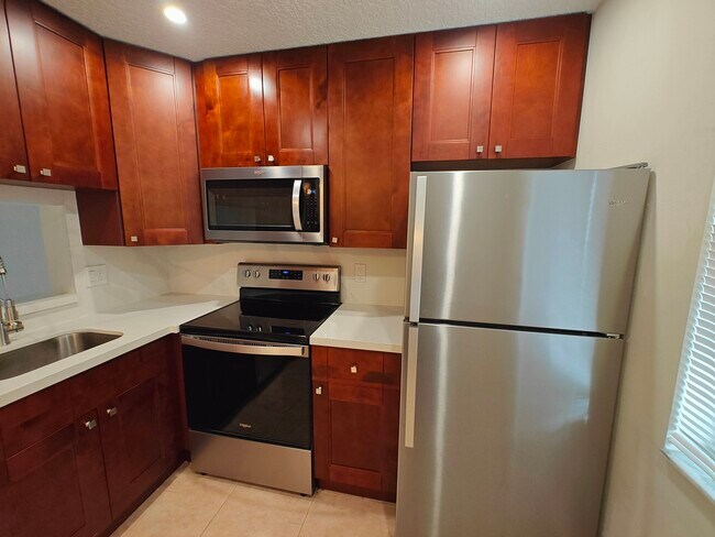 Foto del edificio - 8770 Royal Palm Blvd