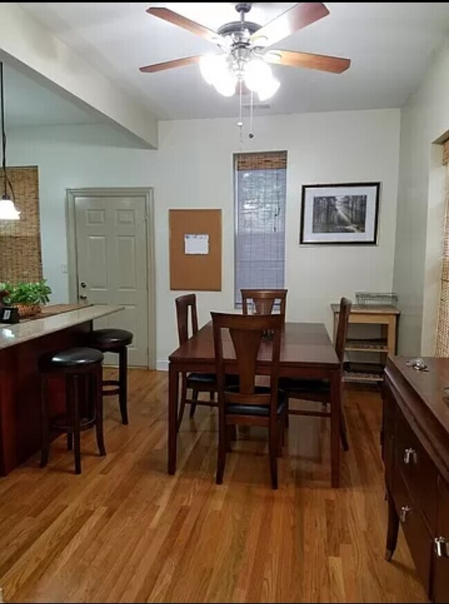 Foto del edificio - 5622 S Prairie Ave