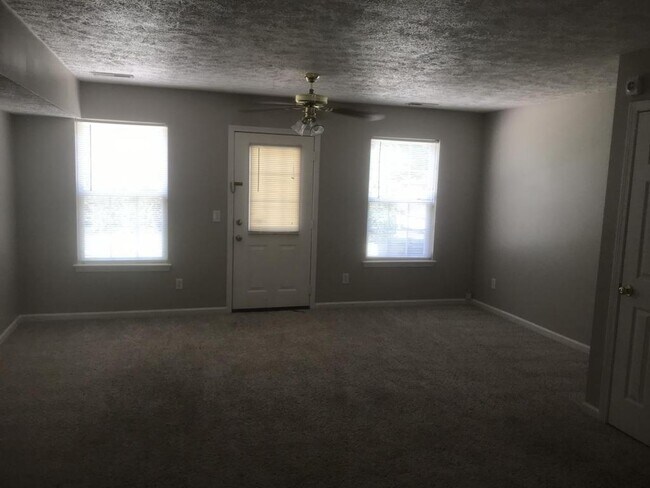 Building Photo - 1545 Center Pointe Drive