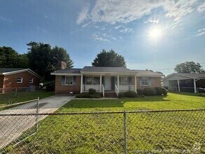 Building Photo - 4430 Wellington Dr