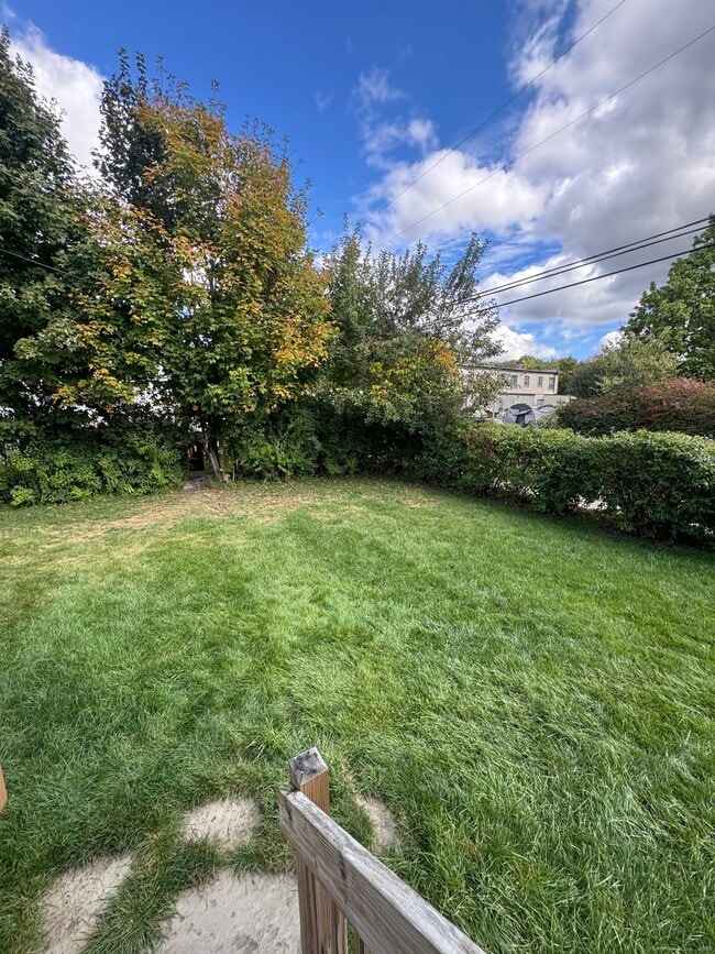 Building Photo - 54 Litchfield Ave