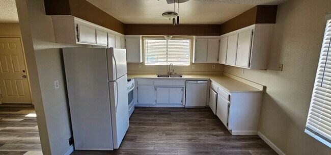 Foto del edificio - 825 Capehart Ct